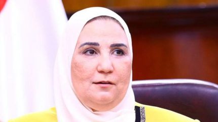 وزيرة التضامن الاجتماعي تتابع حادث تصادم طريق سوهاج الصحراوي