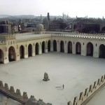 مسجد الحاكم بأمر الله تحفة معمارية شاهدت على تاريخ 1000 سنة