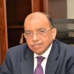 وزير التنمية المحلية يتابع سير جولة الإعادة لانتخابات مجلس الشيوخ في 14 محافظة
